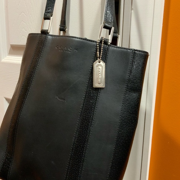 Coach small black leather tote bag. Appx 10L X 9.5 w 11 inch handle drop - Picture 4 of 7